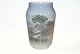 Kongelig Vase 
med motiv af 
Hus ved kysten
Dek. nr. 
2854/3604
1.sortering
Højde 21 cm. 
...