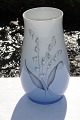 Convalla B&G 
vase. Bing & 
Grøndahl 
porcelæn, 
Convalla vase 
nr. 57 / 210. 
Højde 17,5 cm. 
1. ...