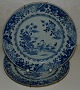 Kinesiske 
tallerkner med 
blå 
dekorationer 
bl.a. med 
fiskehejre. 
Fremstillet i 
første halvdel 
af ...