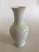 Bing & Grøndahl 
Unika Vase af 
Jo Ann Locher 
No 450. Måler 
24,5cm og er i 
perfekt stand.