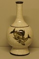 Stor B&G 
craquelé vase 
med fisk. 31 
cm. høj. I god 
stand. 2. 
sortering. 
Tidligt 
stempel.
