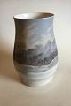 Bing & Grøndahl 
Unique Vase a 
Jenny Larsen 
med motif fra 
Grønland fra 
1921. Måler 39 
cm og er i ...