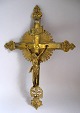 Krusifix i 
bronze, 19. 
&aring;rh. H.: 
54 cm. B.: 38 
cm. Tidligere 
fors&oslash;lvet 
- med rester 
...