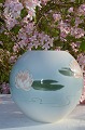 Bing & Grøndahl 
porcelæns vase, 
blomster 
dekoreret vase  
nr. 6412. Højde 
13 cm. 1. 
Sortering, ...