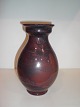Kähler vase i 
baluster form 
med bordeaux 
luster glasur - 
sandsynligvis 
Karl Hansen 
Reistrup ...