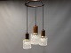 Loftlampe i 
palisander og 
kunstglas. 
Lampen er af 
Dansk Design 
fra 1960erne. 
H - 21 cm og 
Dia ...