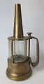Engelsk lampe, 
Teale's house 
lamp, messing, 
19. årh. H.: 21 
cm. 