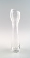 Tapio Wirkkala 
for Iittala. 
Klar kunstglas 
vase med 
indgraveret 
dekoration i 
form af 
striber. ...