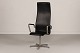 Arne Jacobsen 
(1902-1971)
Oxfordstol 
3272
med høj ryg, 
armlæn og 
drejeligt ...