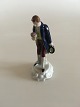 Rosenthal 
Miniature 
Figurine of 
Gentleman with 
Flowers. 6 cm 
tall (2 
23/64"). In 
perfect 
condition.