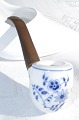 Musselmalet 
riflet Kongelig 
porcelæn. Royal 
Copenhagen  
Musselmalet 
pibe, længde 12 
cm.  1. ...