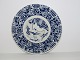 Nymølle 
keramik, Bjørn 
Wiinblad, blå 
platte med dame 
og fugl.
Dekorationsnummer 
...