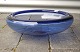 Mellem 
`Provence´ 
skål, nr. 17793 
i klart blåt 
glas. Skålen er 
designet at Per 
Lütken for ...