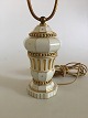 Bing & Grøndahl 
Tegner lampe 
med guld 
decoration No 
1108 KG.
Måler 20cm høj 
og 40,5cm med 
...