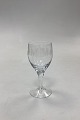 "Kirsten Pil" 
Portvinsglas 
fra Holmegaard. 
11 cm H. 
Glasset er 
slebet med 
kugler brudt af 
en ...