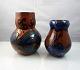 To vaser med 
brun pog blå 
glassur, 
designer 
Johannes 
Hansen, samlet 
pris for begge
H.: 15,5cm ...