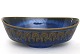 Søholm, Aflang 
skål i blå og 
brun glassur. 
Formnr. 2124. 
Højde 9,5 cm. 
Længde 28 cm. 
Bredde 17 ...