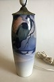 Rørstrand Art 
Nouveau Unika 
Vase med fugle 
omlavet til 
lampe. Med 
korrosion på 
messingbeslag. 
...