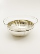 A Dragsted 830 
sølv frugt skål 
med glas 
indsats H. 12,5 
cm. 
D. 28 cm.  Nr. 
337743