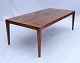 Sofabordet i 
palisander, 
designet af 
Severin Hansen 
og produceret 
af Haslev 
Møbelfabrik i 
...