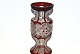 Rød Bøgmisk 
krystalvase
Højde 14,5 cm
pæn og 
velholdt