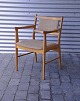 Armstol i 
egetræ med 
stofbetrukket 
sæde og ryglæn
Armstol, 
spisebordstol, 
køkkenstol, 
stole, ...