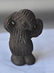Troldefigur i 
keramik med 
motiv af 
troldpige som 
holder sig for 
øret
Design af 
Vibeke Utke ...
