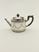 A Dragsted 
Kjøbenhavn 
lille sølv te 
kande  H. 9 cm. 

Nr. 378457