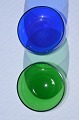 Skylleskål af 
blåt glas, 
højde 5,8 cm. 
diameter 11 cm. 

Skyldeskål af 
grønt glas, 
højde 5,9 cm. 
...