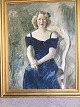 Arne Lofthus 
(1881-1962):
Helfigurs 
portræt af 
siddende kvinde 
i selskabstøj 
1941.
Olie på ...