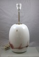 Holmegaard 
Glasværk. Stor 
bordlampe 
Sukura, oval 
fod. Lampen er 
af hvidt 
opalglas med 
rosa ...