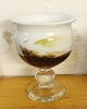 Stor skål i 
glas på fod fra 
serien 
"Cascade" for 
Holmegaard 
designet af Per 
Lütken. 
Markeret på ...