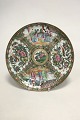Kinesisk canton 
porcelæn (gold 
& green) 
tallerken. Med 
paladsscener 
samt fugle og 
sommerfugle. 
...