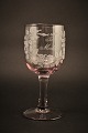 Gammelt 
erindrings glas 
fra Holmegaard 
glasværk med 
fine graveret 
blomster 
dekorationer og 
...
