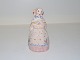 Hjorth keramik 
miniature 
figur, dame i 
egnsdragt.
Højde 8,5 cm.
Perfekt stand 
uden fejl.