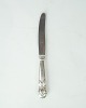 Frokostkniv af 
tretårnet sølv.
17.5 cm.