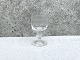 Glas med 
guirlandeslibninger 
fra Lindahl 
Nielsens 
glassliberi,  
Tøndeformet 
glas, stilk med 
...