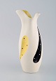 Burleigh Ware, 
England. Vase i 
glaseret 
keramik. 
Modernistisk 
design, midt 
1900-tallet.
Måler: ...