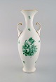 Stor Herend 
Green Chinese 
vase i 
håndmalet 
porcelæn. Midt 
1900-tallet.
Måler: 33 x 
12,5 cm
I ...