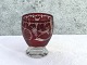 Bøhmisk glas, 
Rødt glas med 
slibninger, 
Bæger / Lille 
vase, 8,5cm 
høj, 7cm i 
diameter *Pæn 
stand*