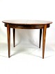 Spisebordet i 
palisander, 
skabt af dansk 
design fra 
1960'erne, er 
et ikonisk 
møbelstykke, 
der ...