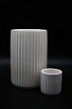 Glaseret , 
rillet keramik 
vaser fra 
Hjorth - 
Danmark.
Stor nr. 273. 
: H:19cm. 
Dia.:12,5cm. 
...