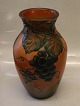 1 stk på lager
470 X Vase med 
vindruer 25.5 
cm Axel 
Sørensen 1929 
Keramik fra P. 
Ipsens Enke ...