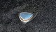 Broche med 
blålig sten i 
Sølv
Stemplet KGKI 
925 
Måler 4,4 cm 
længde
Pæn og 
velholdt stand