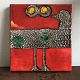 Lisa Larson 
relief af 
stentøj. 
Dekoreret med 
rød glasur og 
motiv af 
Drillsnäppa/mudderklire.
 H. ...