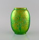 Zsolnay vase 
glaseret 
keramik med træ 
i relief. Smuk 
lustreglasur. 
1900-tallet.
Måler: 17 x 13 
...