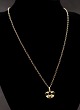 8 karat guld 
halskæde 42 cm. 
med hjerte 
vedhæng 1,5 x 
1,3 cm. emne 
nr. 493983. 
Lager:1
