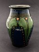 Keramik vase 27 
cm. flot stand 
men lille rep. 
i glasuren emne 
  nr. 496008