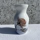 Royal 
Copenhagen, 
Vase, Rose 
motiv #219/ 95, 
15,5cm høj, 9cm 
i diameter, 
1.sortering 
*Perfekt stand*