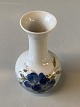 Vase #Royal 
Copenhagen
Dek nr 
2800/#1550
2 Sortering
Højde 12 cm ca
Pæn og 
velholdt stand